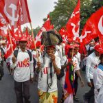 “অয্যোধ্যা নয়, কর মকুব চাই” দিল্লিতে এই স্লোগান নিয়ে হাজির হাজার হাজার কৃষক, আজকের লক্ষ্য সংসদ ভবন
