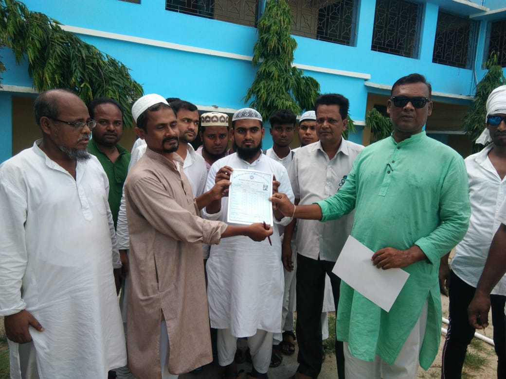 ফাজিল পরীক্ষায় দ্বিতীয়ঃ দক্ষিণ ২৪ পরগণা জেলার জীবনতলা রামরায়েরঘেরী গ্রামের বাসিন্দা মুহাম্মদ হাসানুর মোল্লা