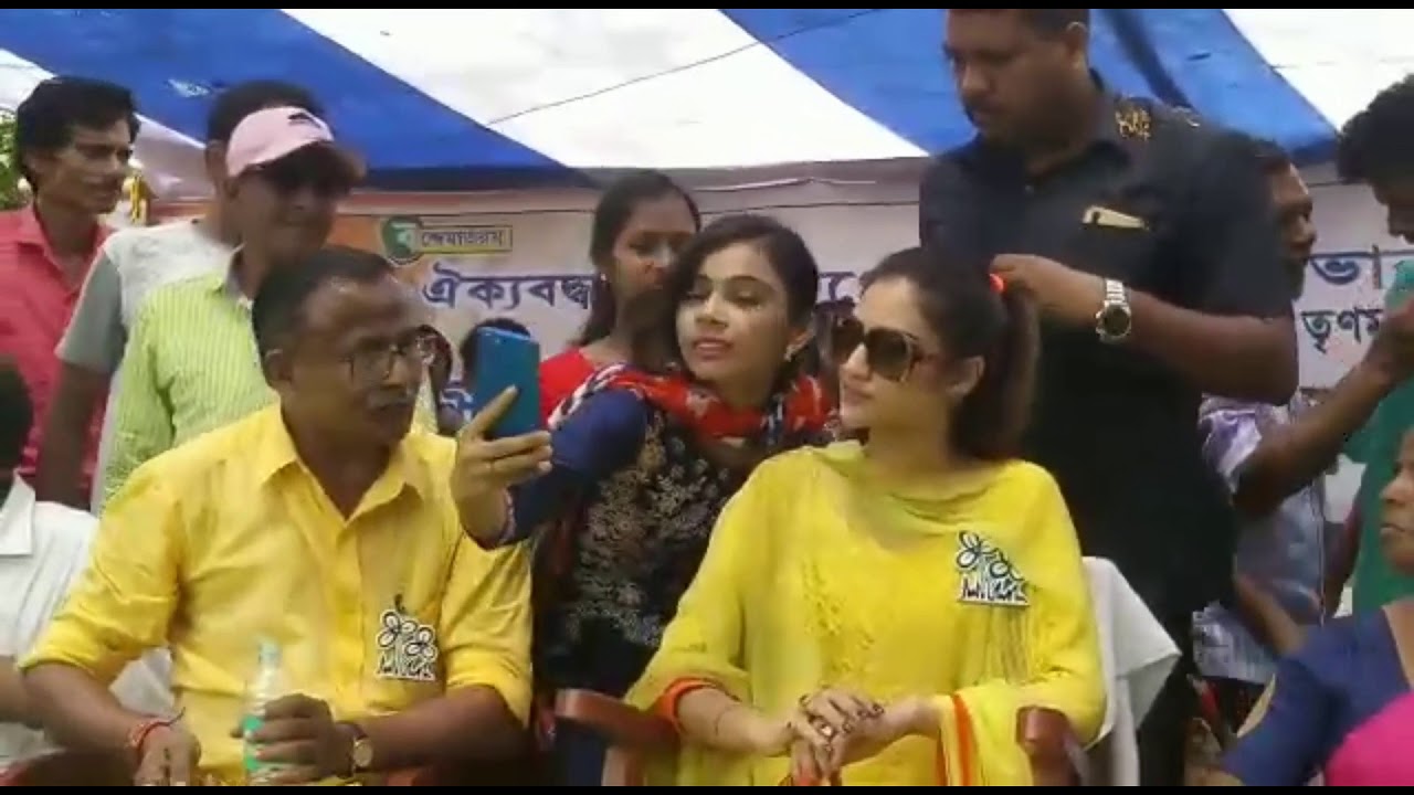 গোয়ালতোড়ে ভাঙল নুসরতের নির্বাচনী সভা মঞ্চ